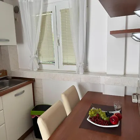 Lucija Appartement *